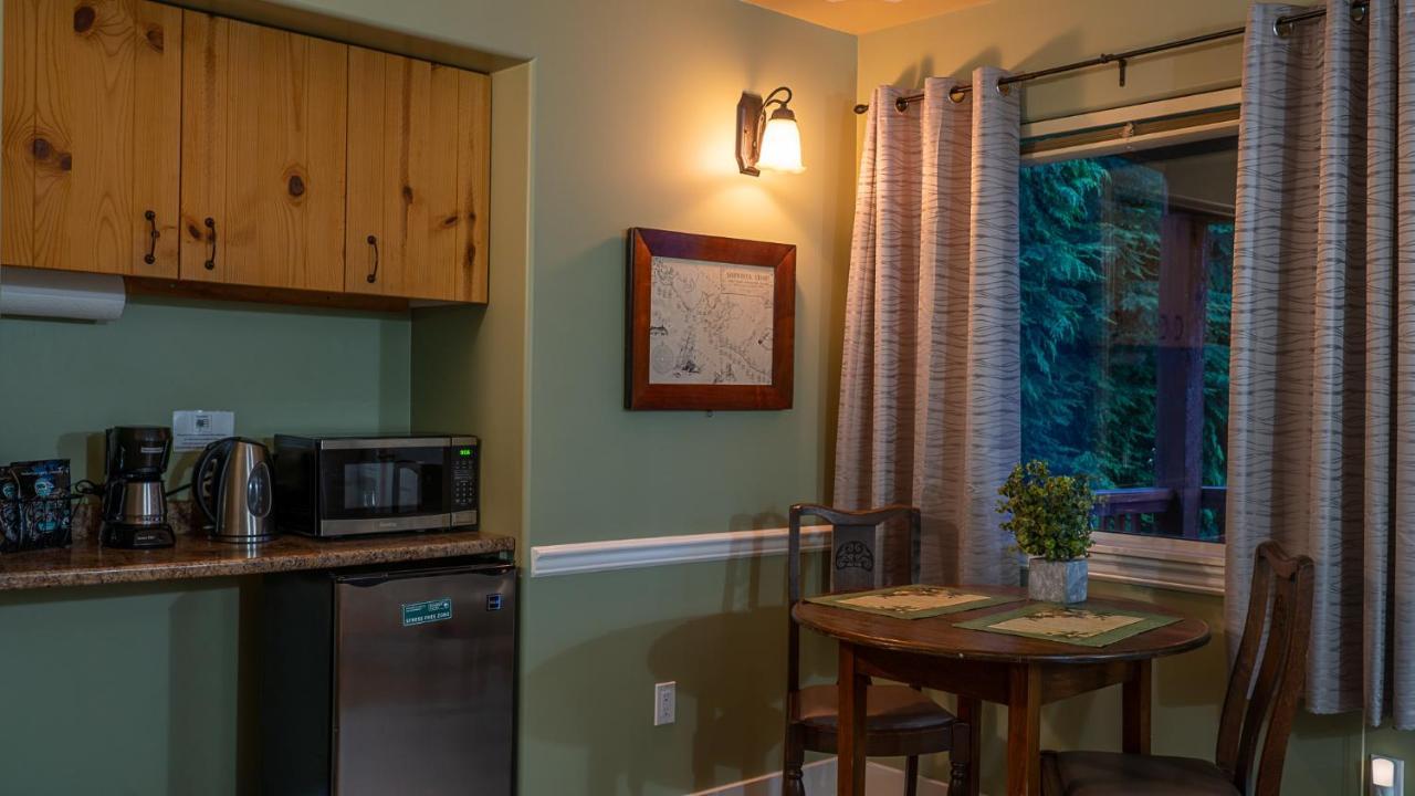 Wild Pacific Guest Suites Ucluelet Luaran gambar